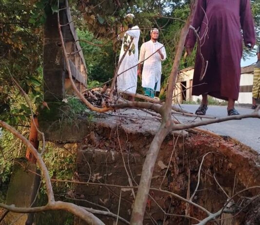 ঝুঁকিপূর্ণ রাস্তা: বাঞ্ছারামপুরে দুর্ভোগে হাজার হাজার মানুষ