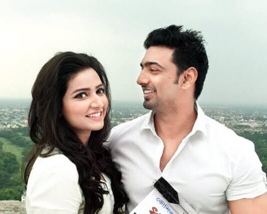 ১০ বছরের দূরত্ব ভেঙে এক মঞ্চে দেব-শুভশ্রী, জানালেন সম্পর্কের নস্টালজিক সত্য