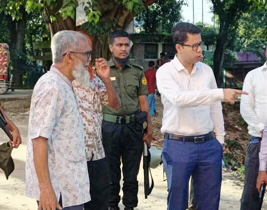 খাল ভরাট করে ২০ হাজার টাকা জরিমানা গুণলো নাসিরনগরের আধুনিক হাসপাতাল