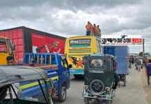 ব্রাহ্মণবাড়িয়া-৩ আসন থেকে চান্দুরা ও বুধন্তি ইউনিয়নকে বাদ দেওয়ার প্রতিবাদে সড়ক অবরোধ