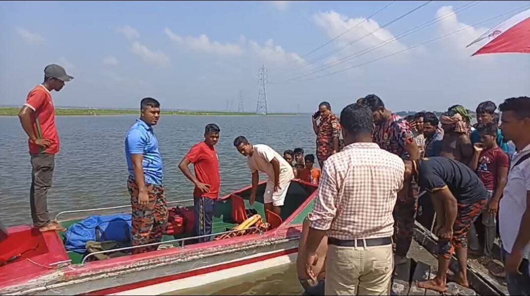 তিতাসে বাবা নিখোঁজ, ছেলে উদ্ধার